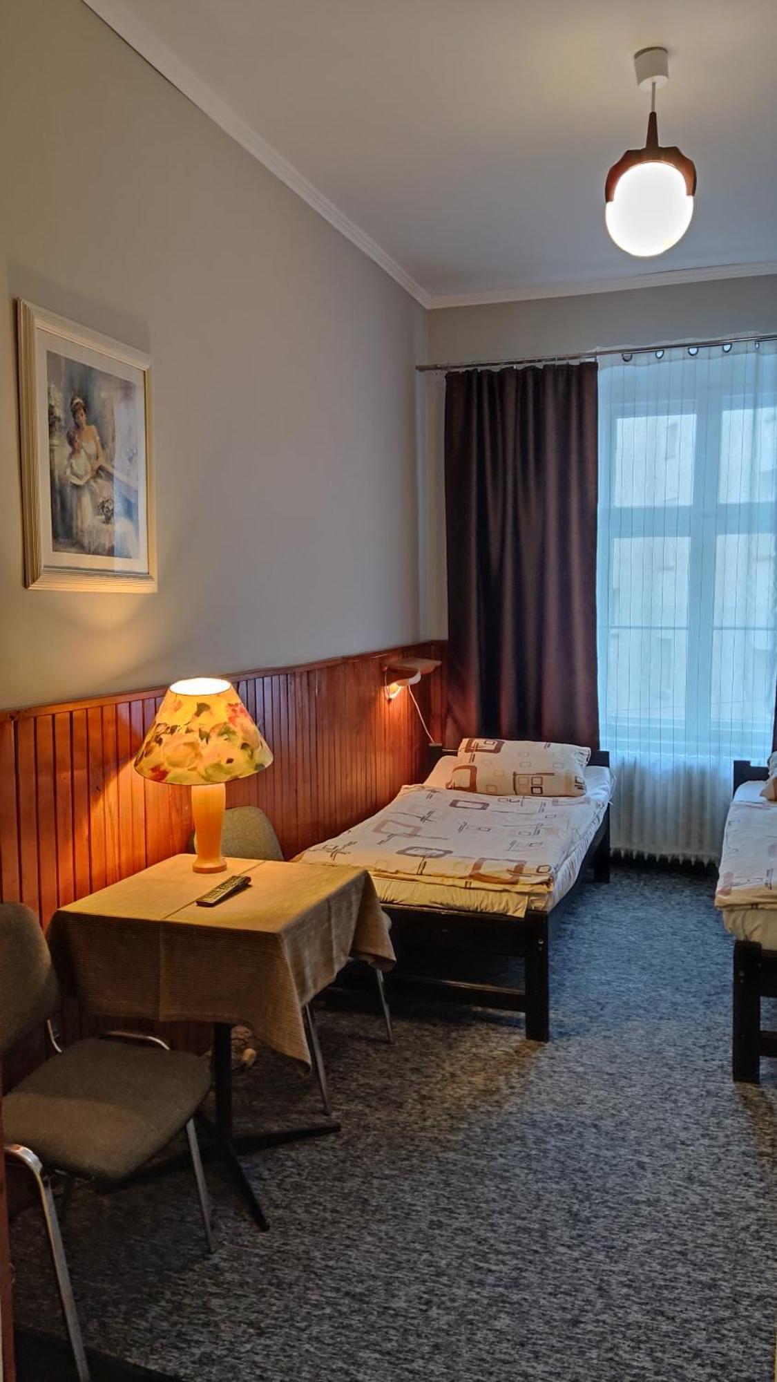 Hotel Polonia Namysłów Bagian luar foto