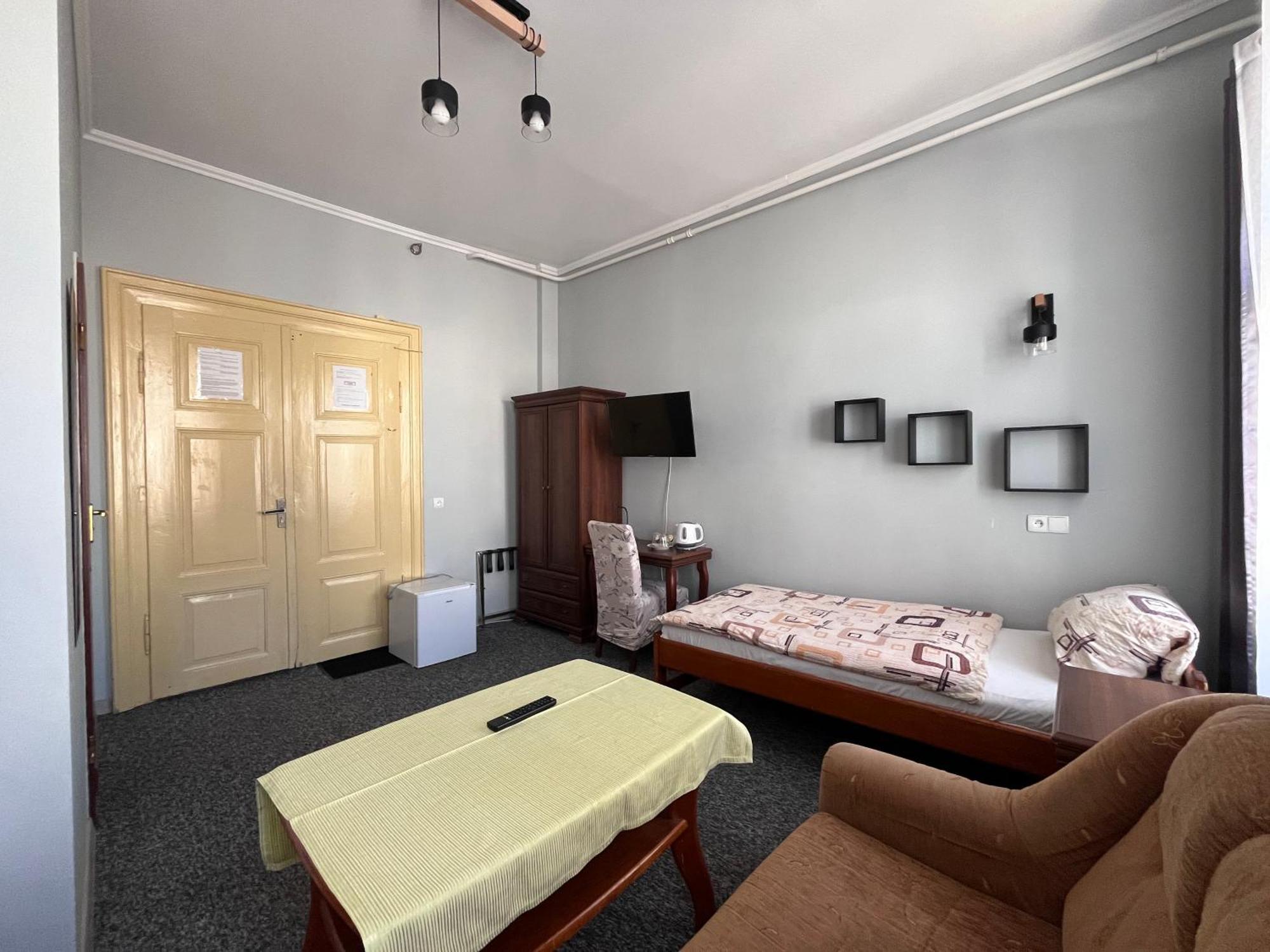 Hotel Polonia Namysłów Bagian luar foto