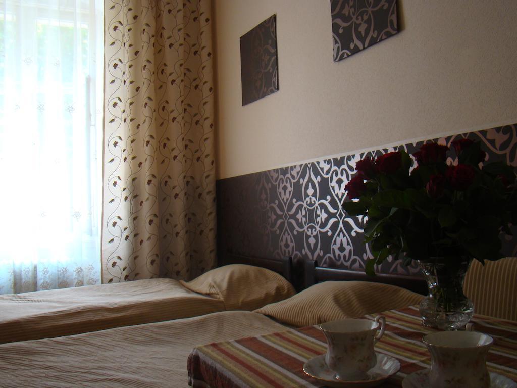 Hotel Polonia Namysłów Ruang foto